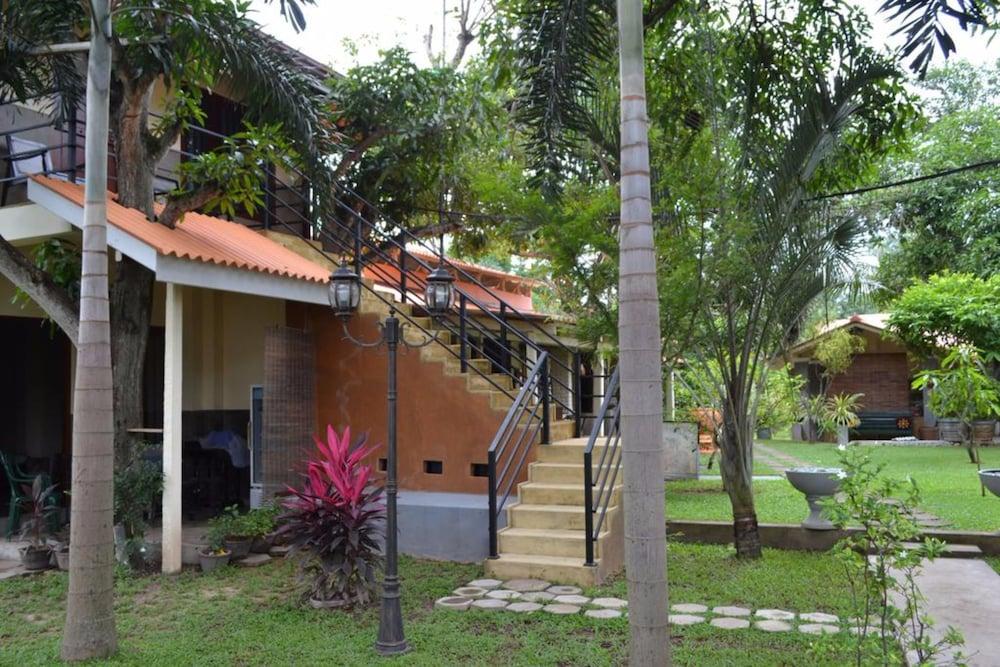 Morning Star Resorts 尼甘布 外观 照片