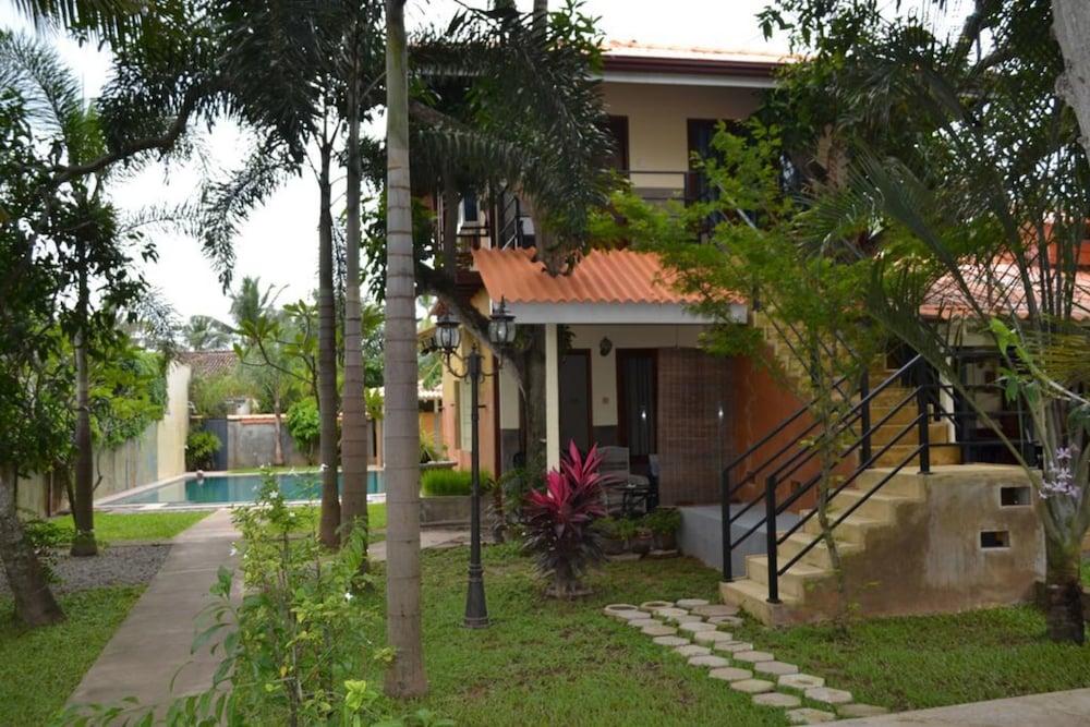 Morning Star Resorts 尼甘布 外观 照片